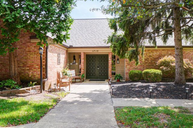 1689 Saint Albans Court, 22-89, Columbus, OH 43220