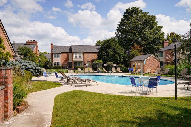 1689 Saint Albans Court, 22-89, Columbus, OH 43220