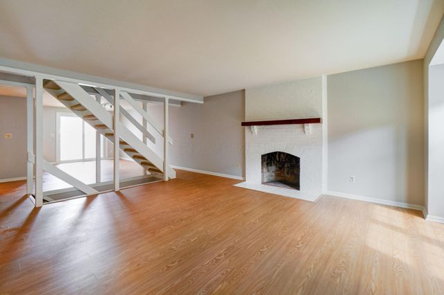 1689 Saint Albans Court, 22-89, Columbus, OH 43220
