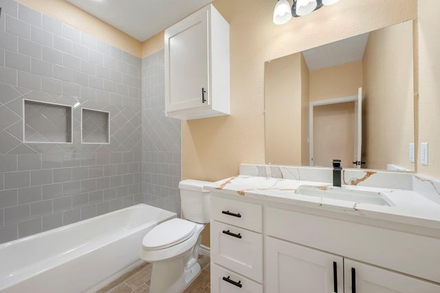 1505 Red Oak Street, Bryan, TX 77803