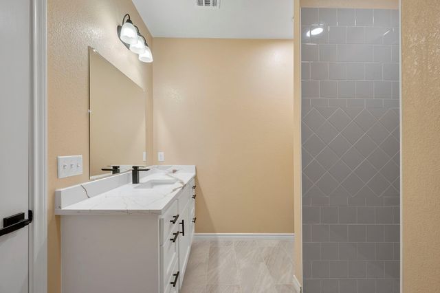 1505 Red Oak Street, Bryan, TX 77803