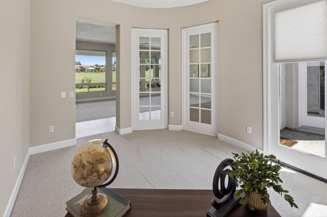 1607 Barn Valley Ln, Lincoln, CA 95648
