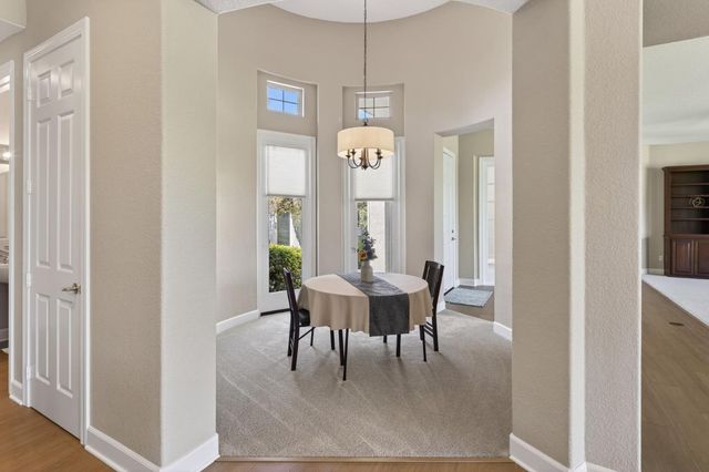 1607 Barn Valley Ln, Lincoln, CA 95648