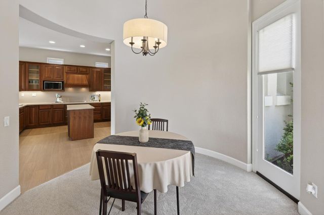 1607 Barn Valley Ln, Lincoln, CA 95648