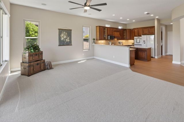 1607 Barn Valley Ln, Lincoln, CA 95648