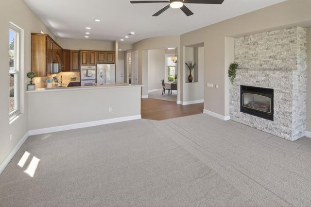 1607 Barn Valley Ln, Lincoln, CA 95648