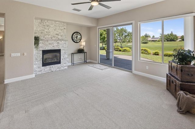 1607 Barn Valley Ln, Lincoln, CA 95648