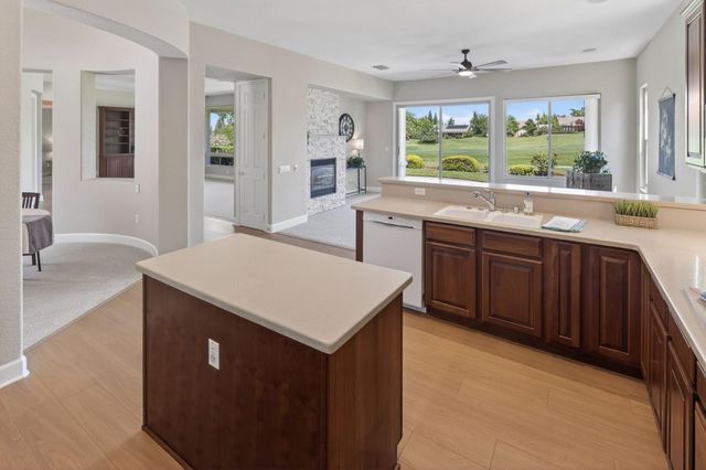 1607 Barn Valley Ln, Lincoln, CA 95648