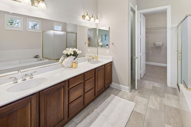 1607 Barn Valley Ln, Lincoln, CA 95648