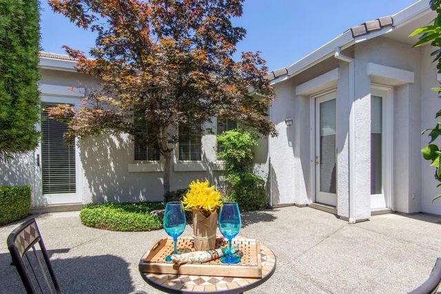 1607 Barn Valley Ln, Lincoln, CA 95648