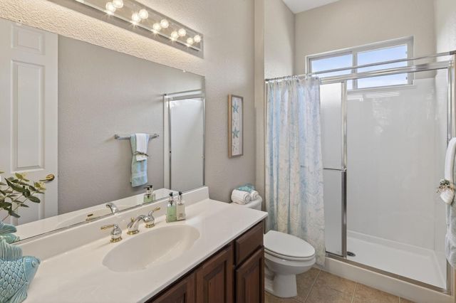 1607 Barn Valley Ln, Lincoln, CA 95648