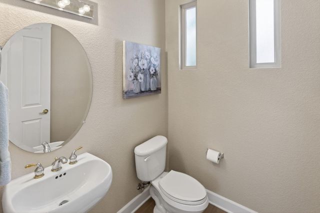 1607 Barn Valley Ln, Lincoln, CA 95648