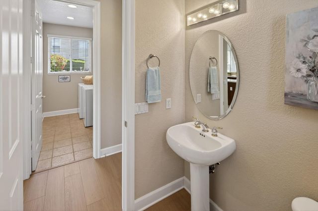 1607 Barn Valley Ln, Lincoln, CA 95648