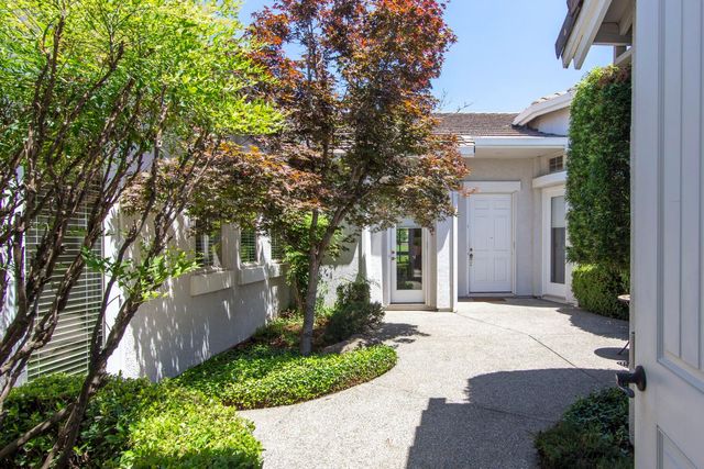1607 Barn Valley Ln, Lincoln, CA 95648