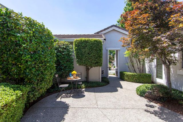 1607 Barn Valley Ln, Lincoln, CA 95648