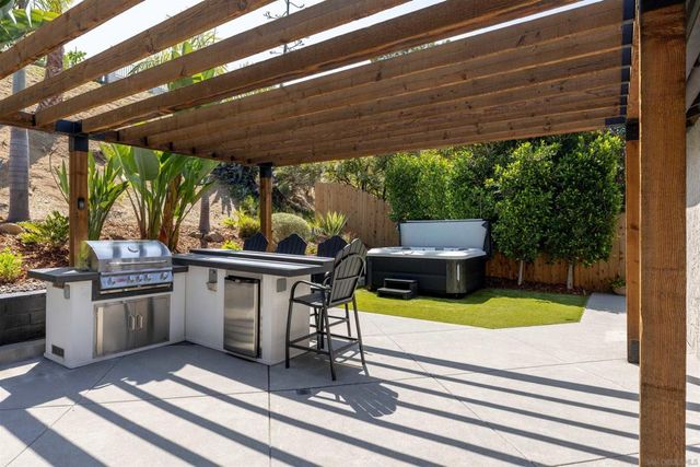 7477 Volclay, San Diego, CA 92119