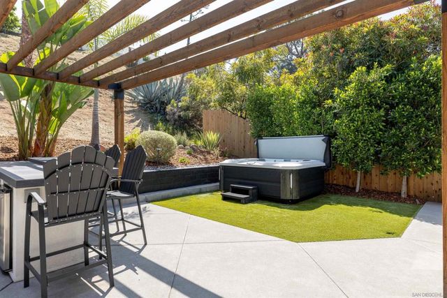 7477 Volclay, San Diego, CA 92119