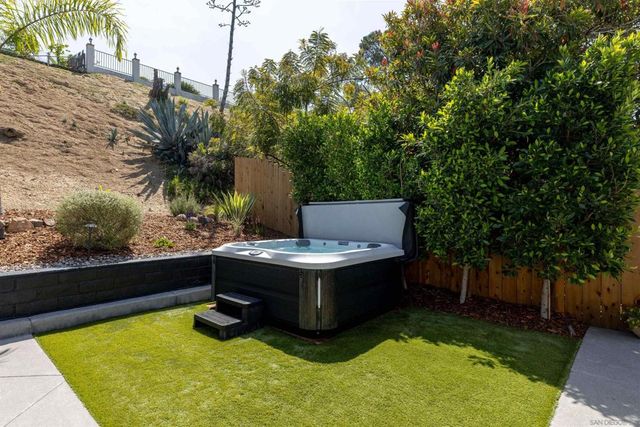 7477 Volclay, San Diego, CA 92119