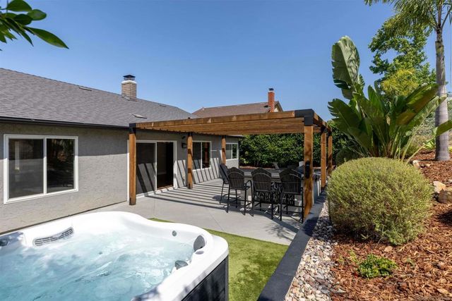 7477 Volclay, San Diego, CA 92119