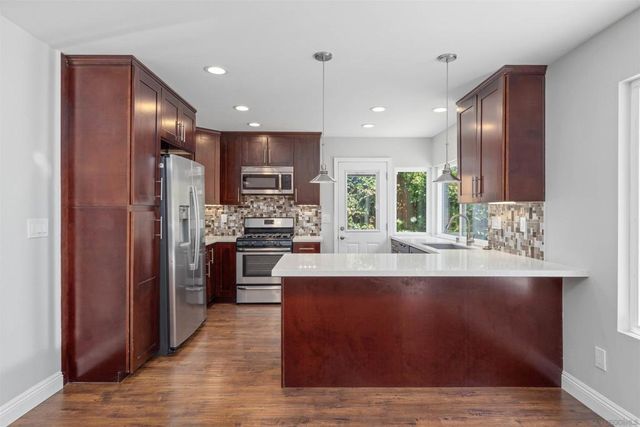 7477 Volclay, San Diego, CA 92119