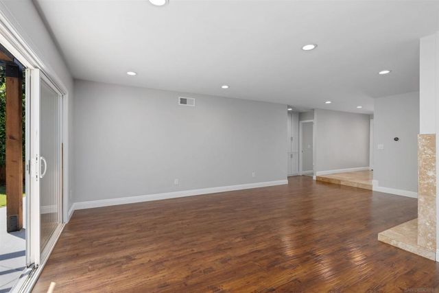 7477 Volclay, San Diego, CA 92119