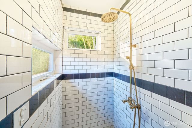 2147 Klahanee Drive, Ilwaco, WA 98624