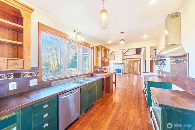 2147 Klahanee Drive, Ilwaco, WA 98624