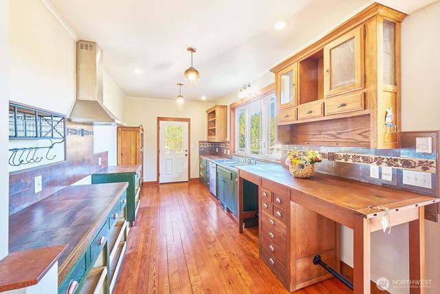 2147 Klahanee Drive, Ilwaco, WA 98624