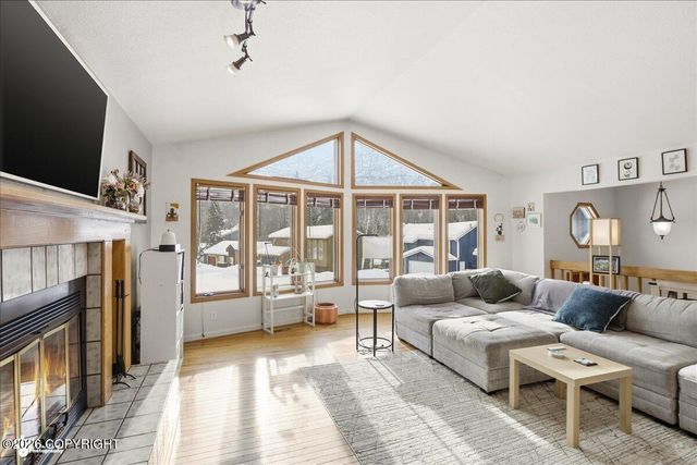 8852 Dome Circle, Eagle River, AK 99577