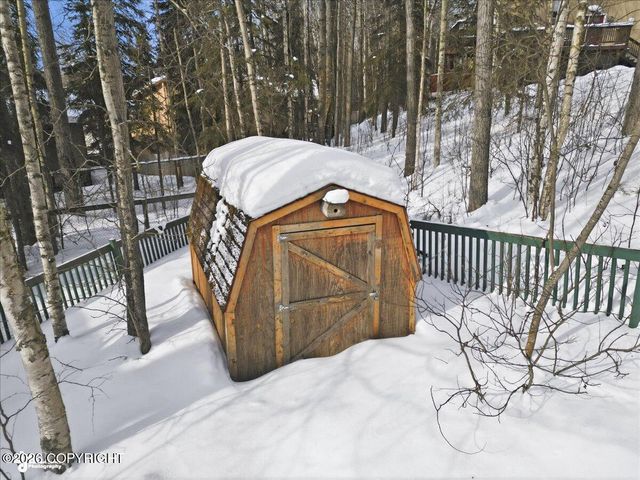 8852 Dome Circle, Eagle River, AK 99577