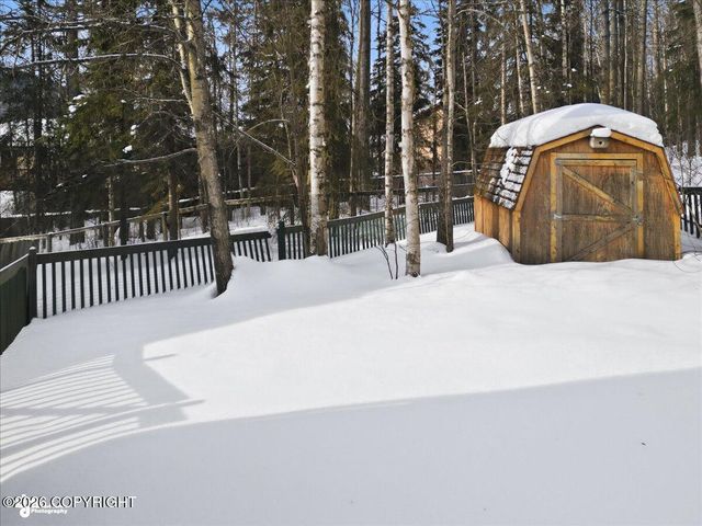 8852 Dome Circle, Eagle River, AK 99577