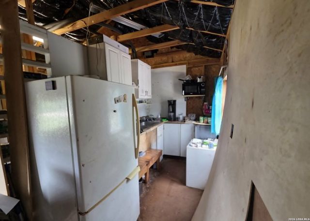 154 GRANDVIEW CIR, Bandera, TX 78003