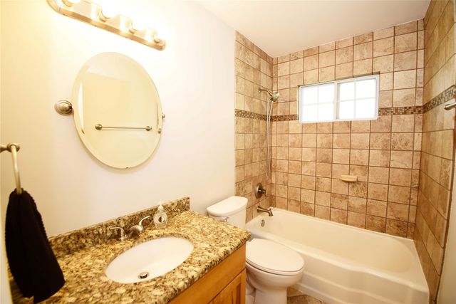 10 S 106th East Place, Tulsa, OK 74128