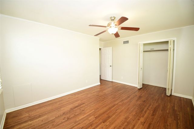 10 S 106th East Place, Tulsa, OK 74128