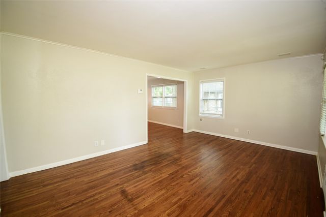 10 S 106th East Place, Tulsa, OK 74128