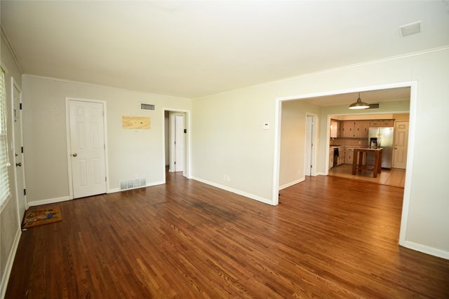 10 S 106th East Place, Tulsa, OK 74128