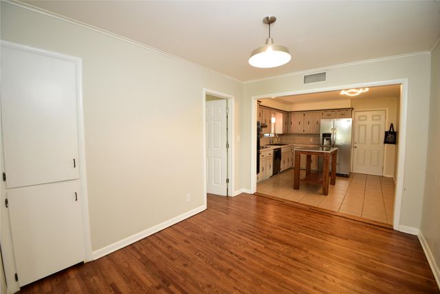 10 S 106th East Place, Tulsa, OK 74128