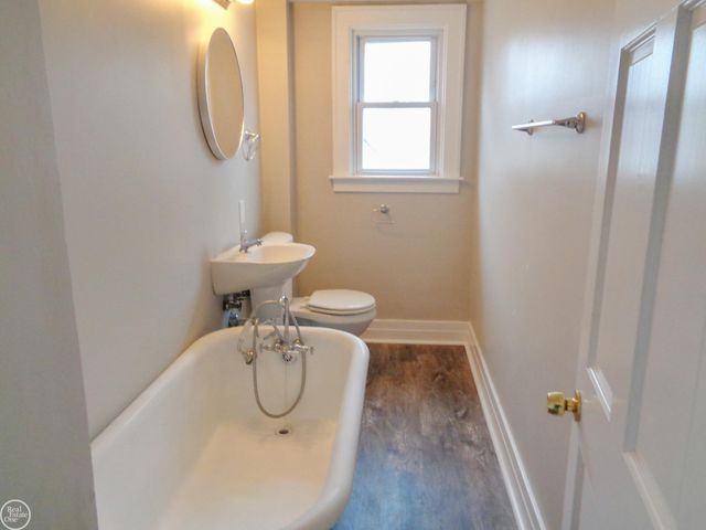 40 Riverside Drive, Mount Clemens, MI 48043