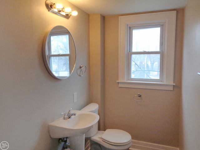 40 Riverside Drive, Mount Clemens, MI 48043