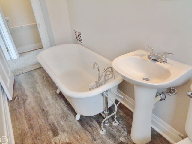 40 Riverside Drive, Mount Clemens, MI 48043