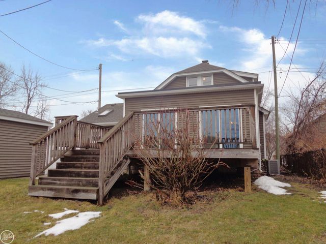 40 Riverside Drive, Mount Clemens, MI 48043