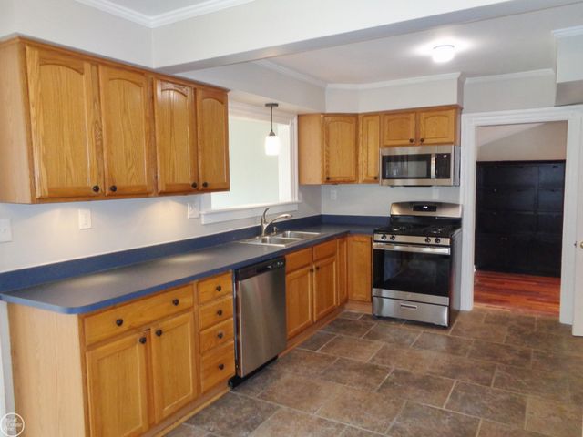 40 Riverside Drive, Mount Clemens, MI 48043