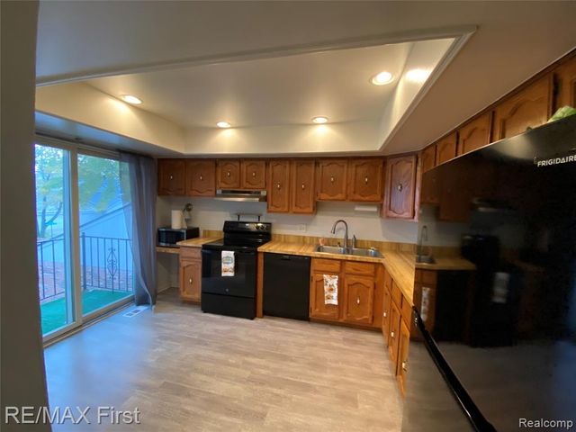 17769 Edloytom Way, Clinton Township, MI 48038