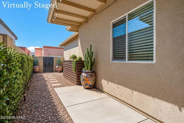 3055 N Dales Crossing Drive, Tucson, AZ 85745