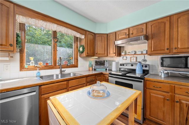 13612 Thompson Road, Vermilion, OH 44089