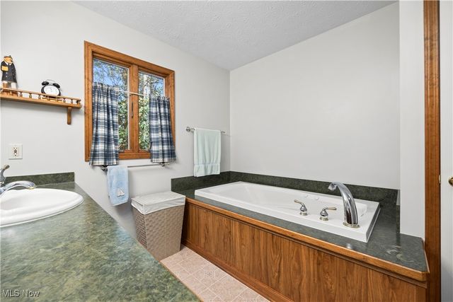 13612 Thompson Road, Vermilion, OH 44089