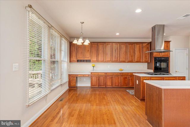 5645 TOWER HILL CIR, Alexandria, VA 22315