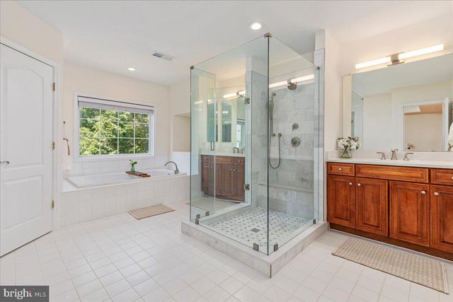 5645 TOWER HILL CIR, Alexandria, VA 22315