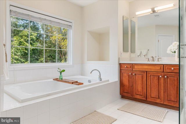 5645 TOWER HILL CIR, Alexandria, VA 22315