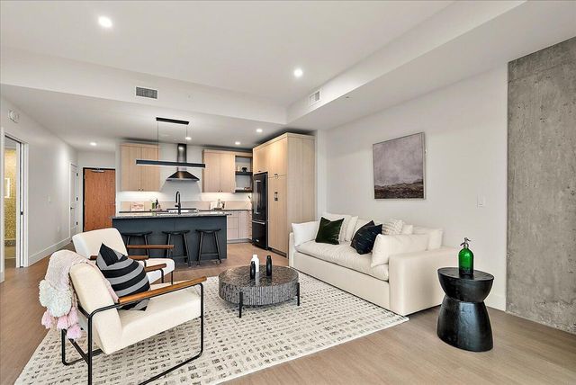 144 Oakes Street 1905, Grand Rapids, MI 49503